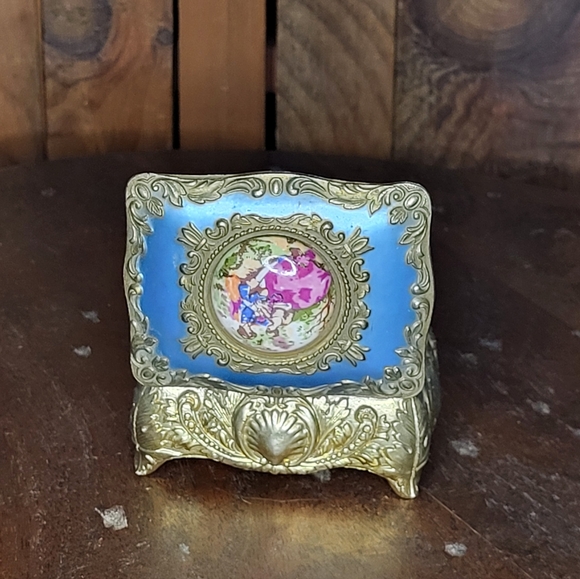 Vintage Ornate Jewelry Box with Blue and Gold Accents - Picture 11 of 17